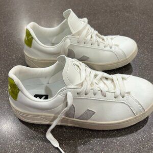 Veja Women Urca Sneakers White Sz 38 Fits like 7.5